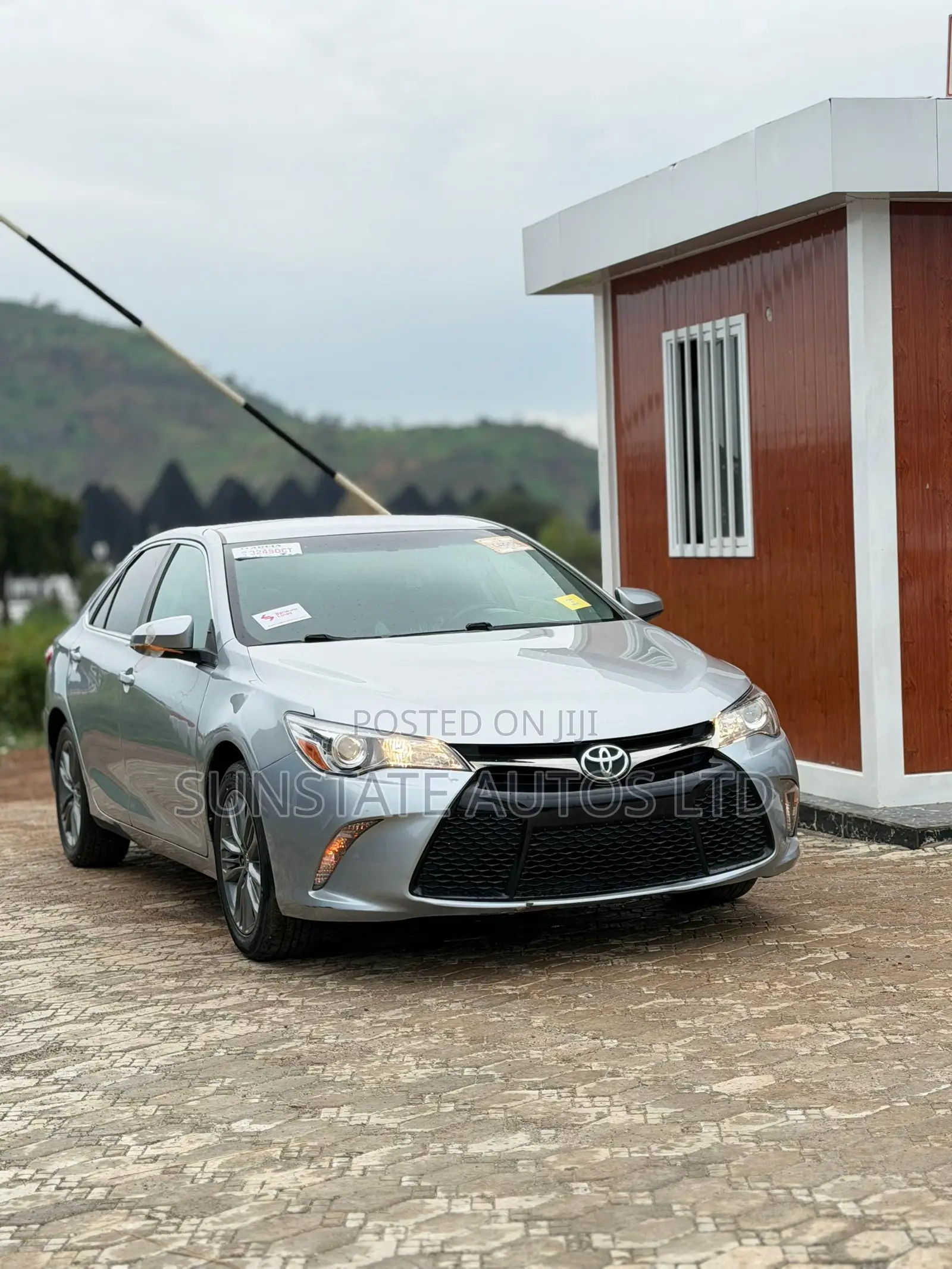 Toyota Camry 2016 Silver