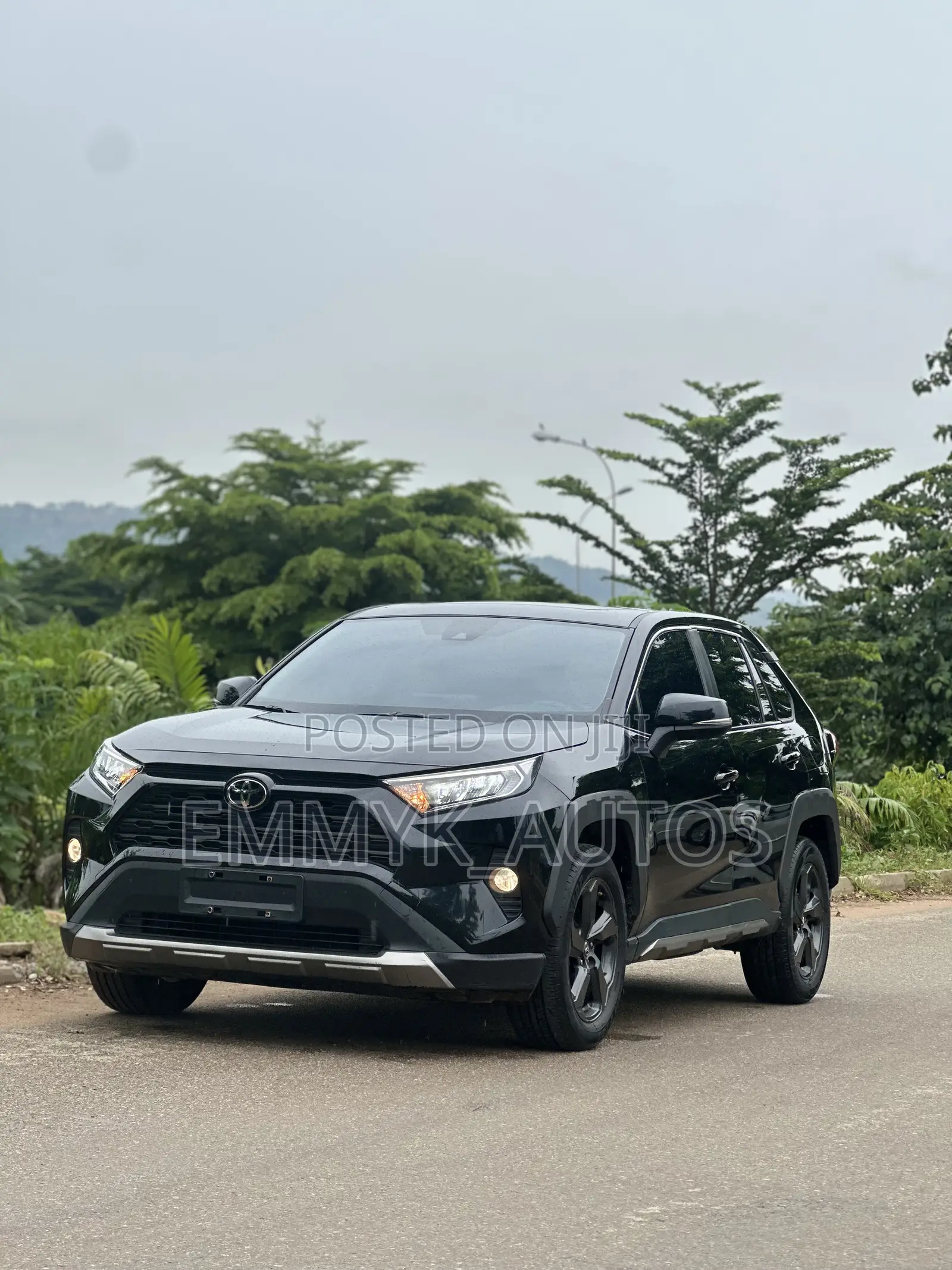 Toyota RAV4 XLE 2022 Black