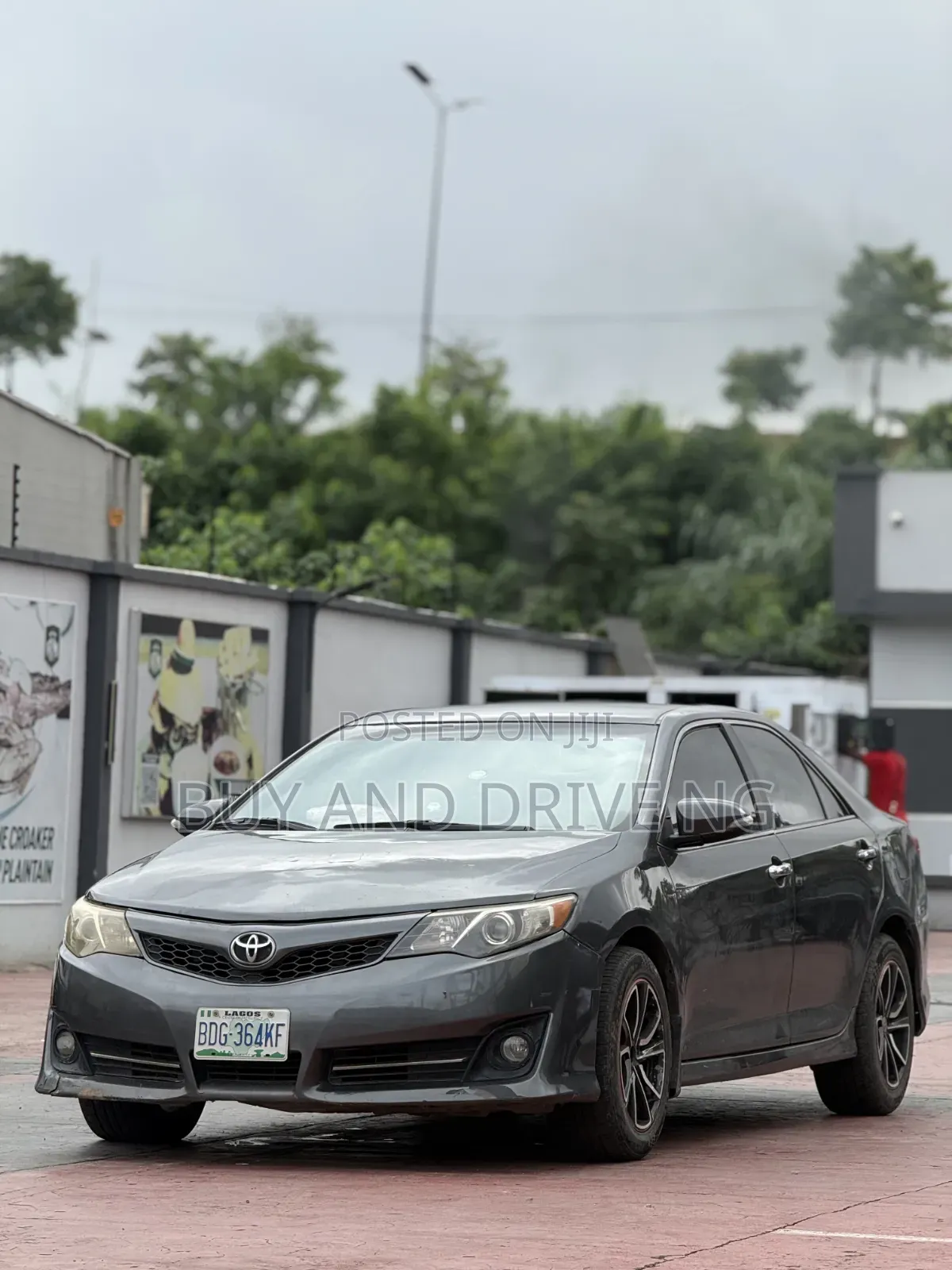 Toyota Camry SE 4dr Sedan (2.5L 4cyl 6A) 2015 Gray