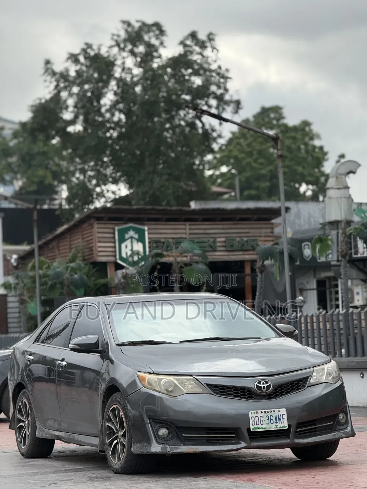 Toyota Camry SE 4dr Sedan (2.5L 4cyl 6A) 2015 Gray