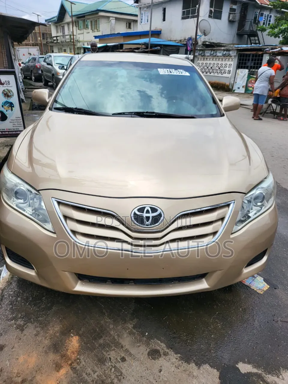 Toyota Camry 2011 Gold