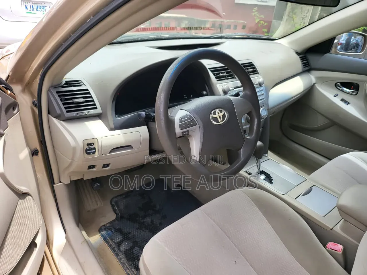 Toyota Camry 2011 Gold