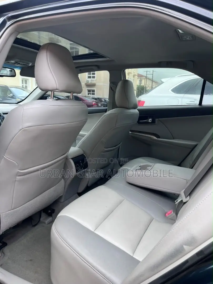 Toyota Camry XLE 4dr Sedan (2.5L 4cyl 6A) 2013 Gray