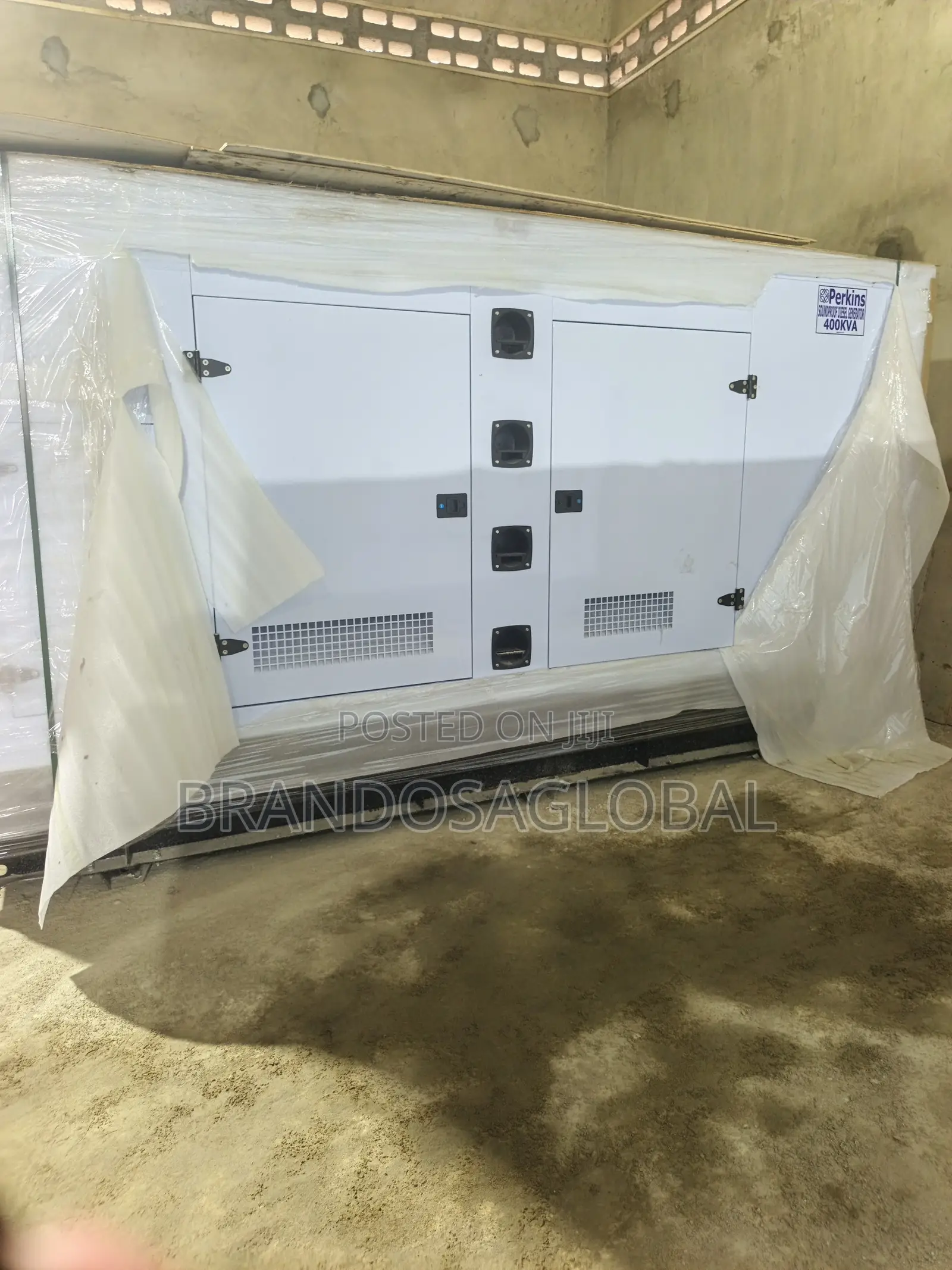 Perkins 400kva Soundproof Generator – Three Phase Diesel Generator
