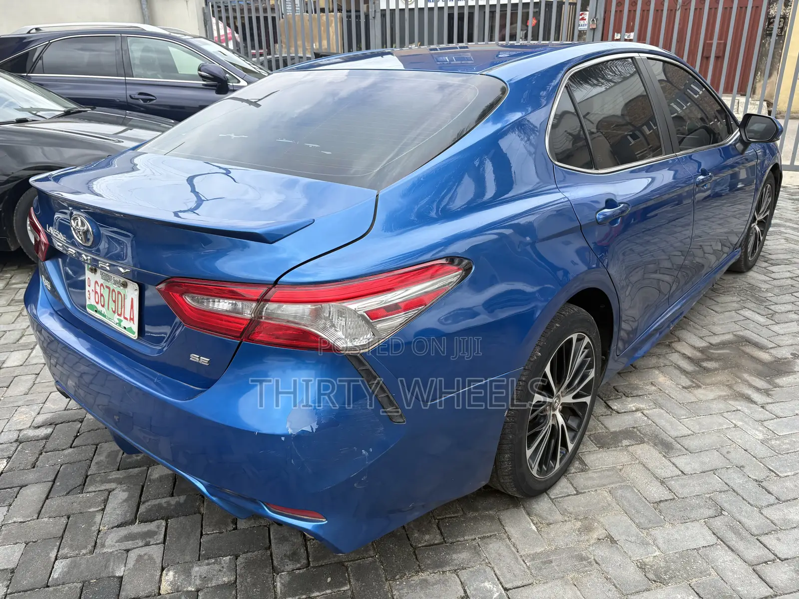 Toyota Camry 2018 Blue
