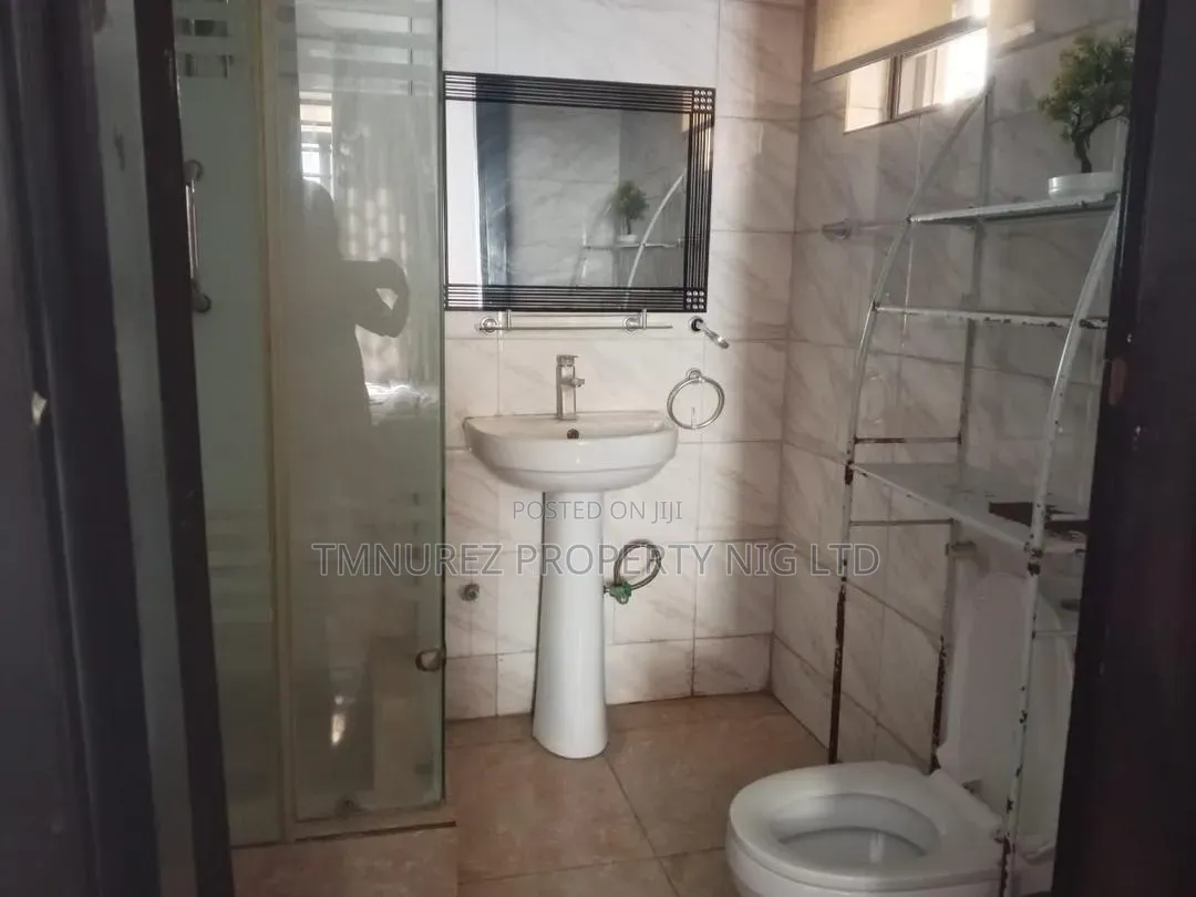 5bdrm Duplex in Idado for sale