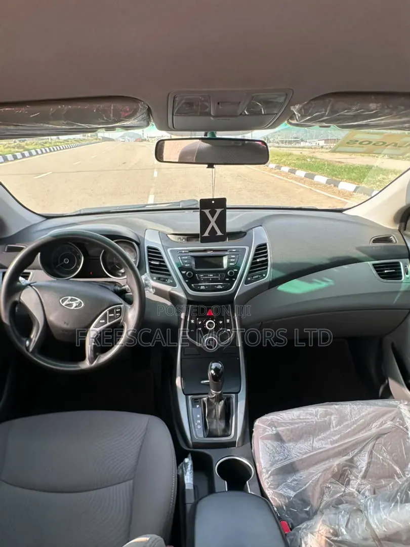 Hyundai Elantra 2015 Red