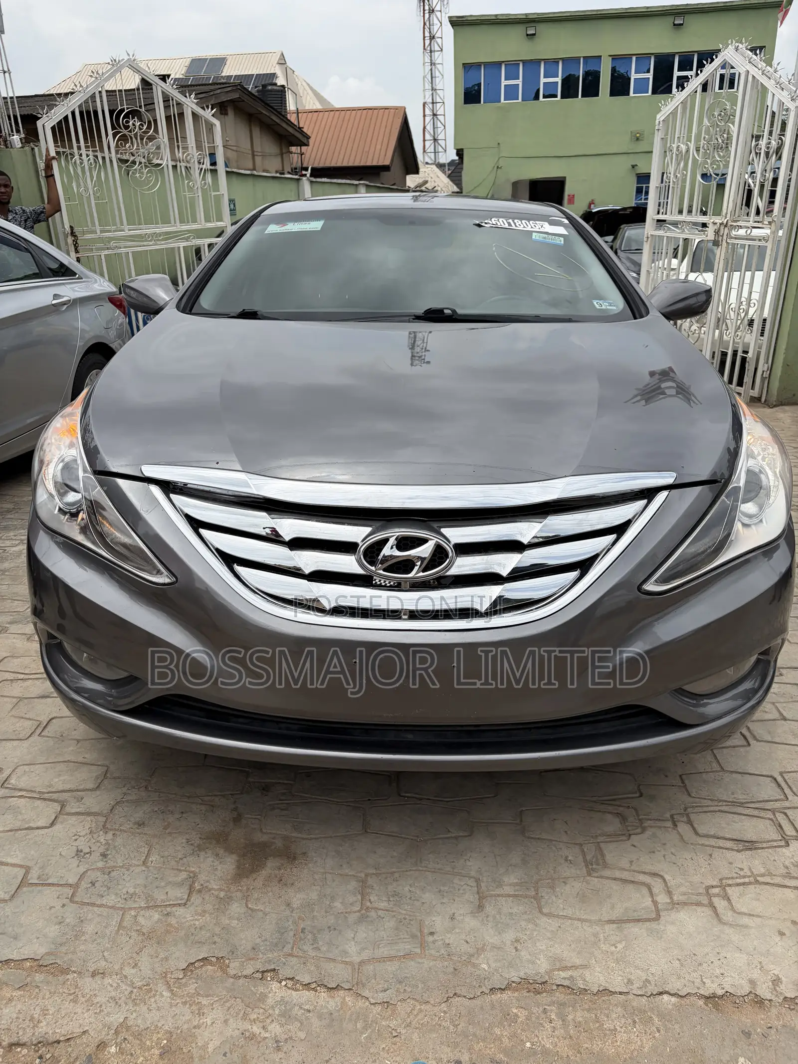 Hyundai Sonata SE Sedan FWD (2.4L 4cyl 6A) 2012 Gray