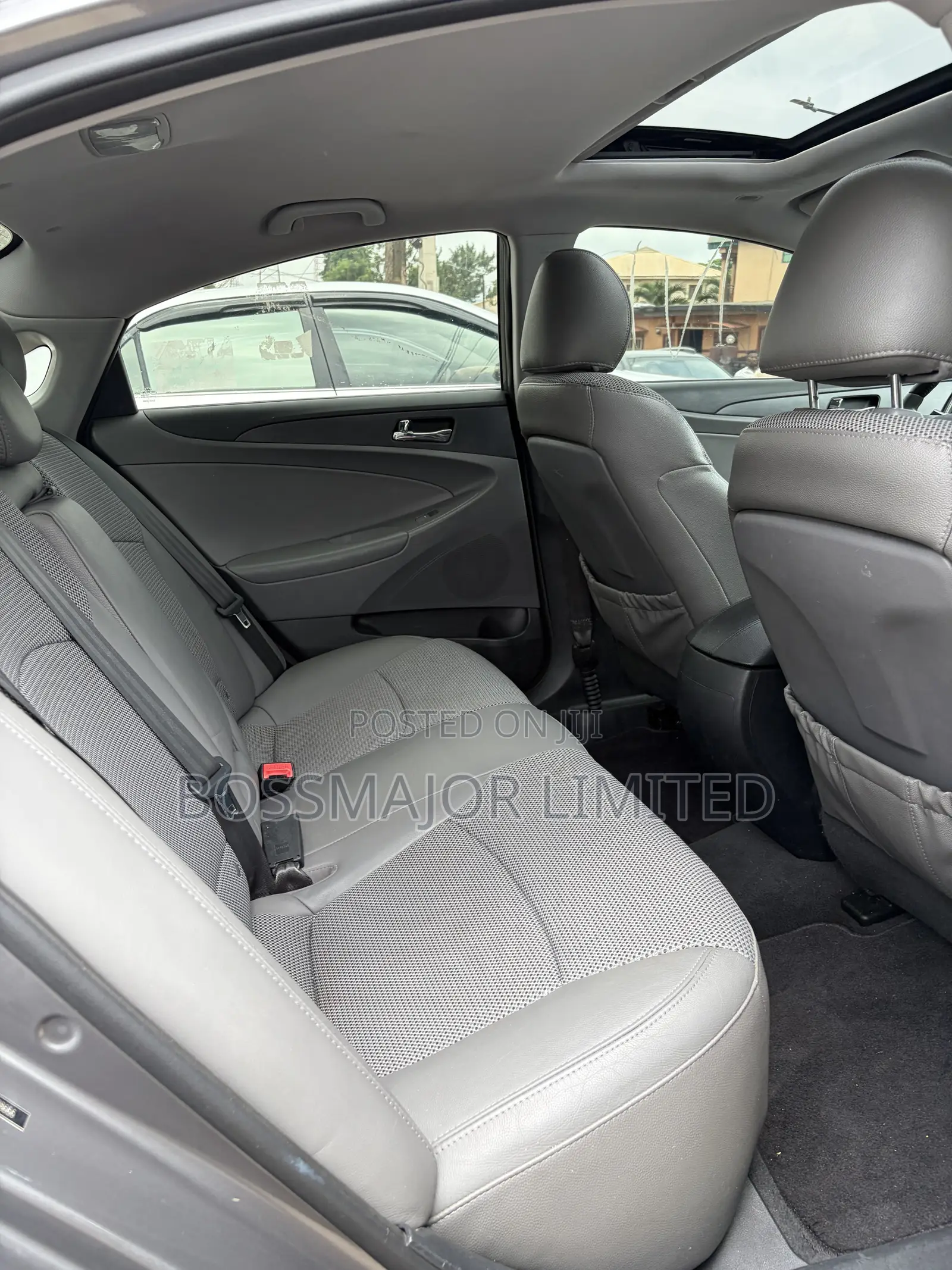 Hyundai Sonata SE Sedan FWD (2.4L 4cyl 6A) 2012 Gray