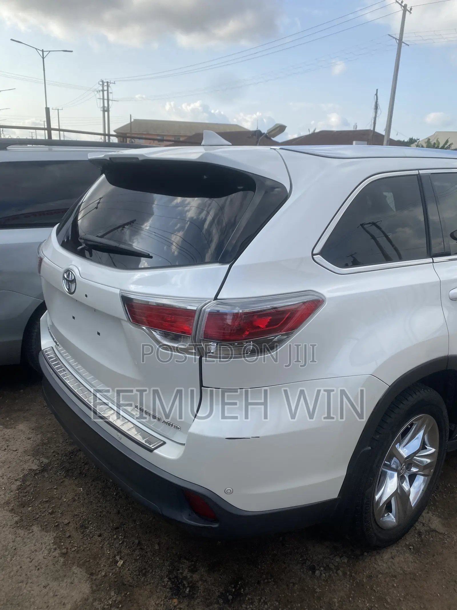 Toyota Highlander Limited 4dr SUV AWD (3.5L 6cyl 6A) 2015 White