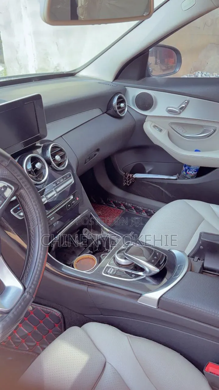 Mercedes-Benz C300 2016 Gray