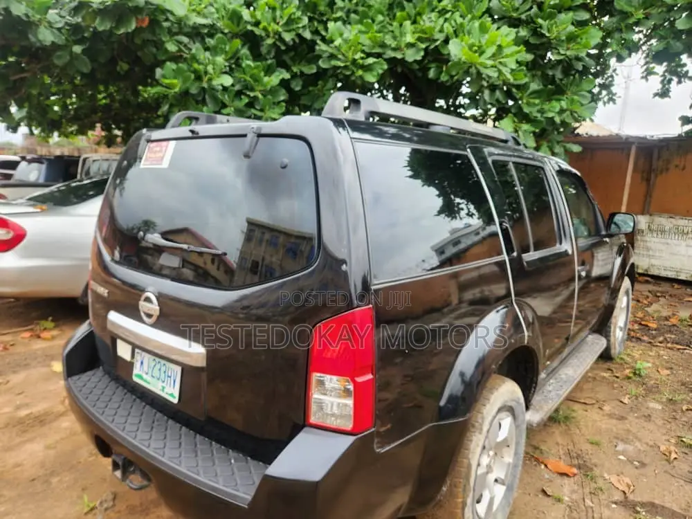 Nissan Pathfinder 2007 Black