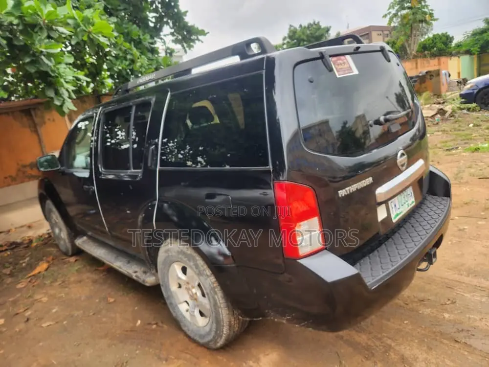 Nissan Pathfinder 2007 Black