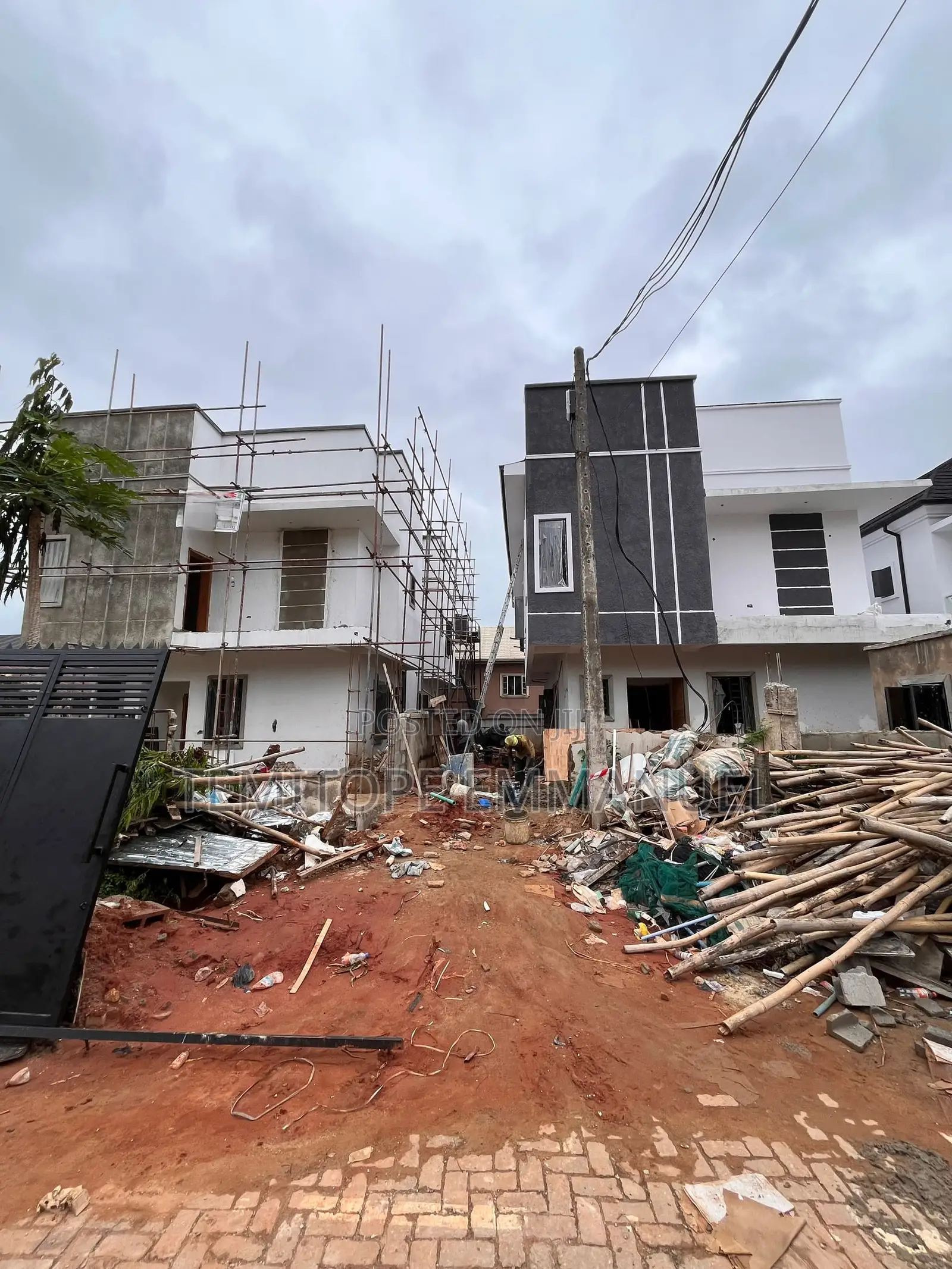 Furnished 4bdrm Duplex in GRA Phase 1 for sale