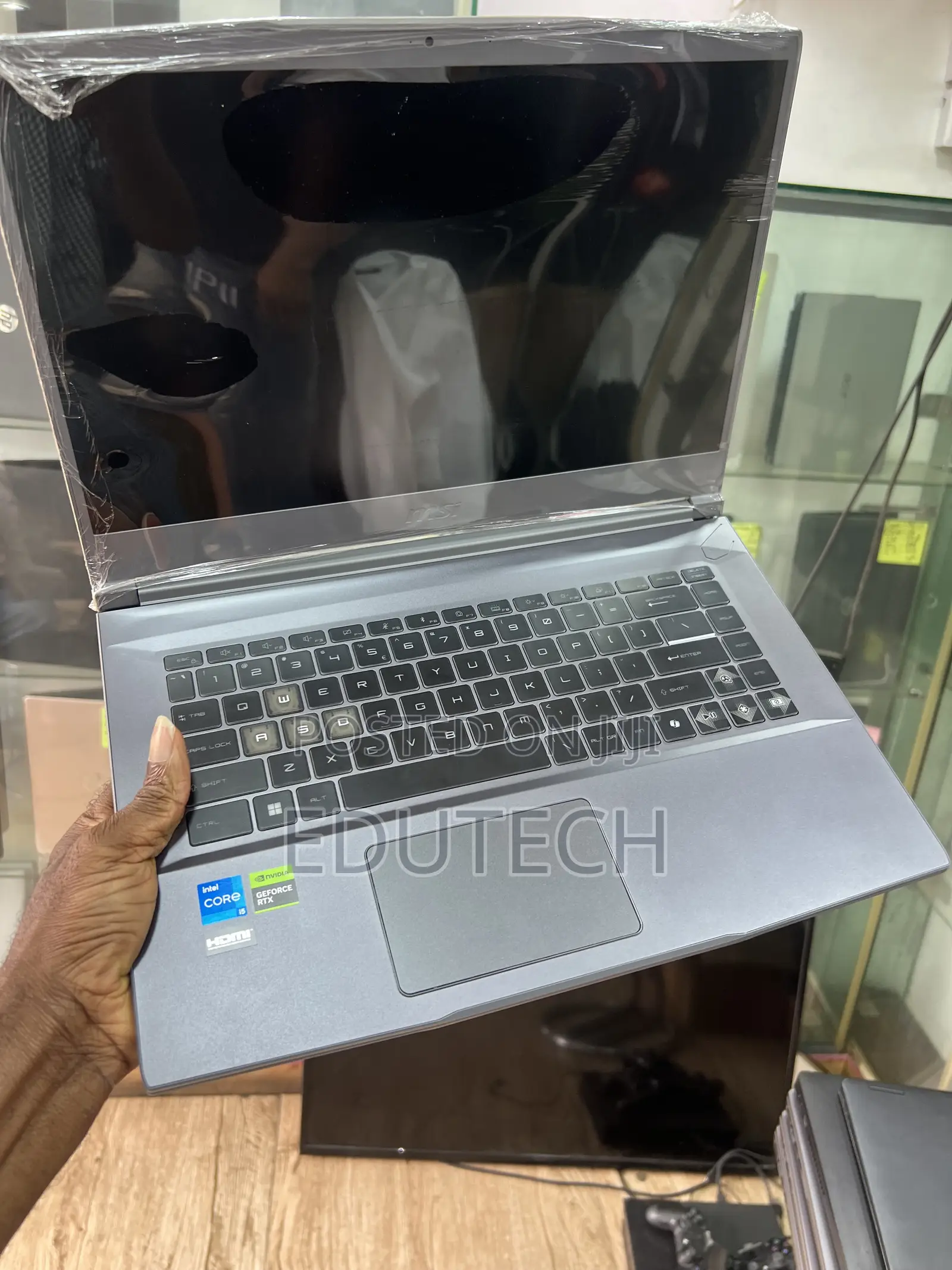 Laptop MSI GF65 Thin 10UE 16GB Intel Core i5 SSD 512GB