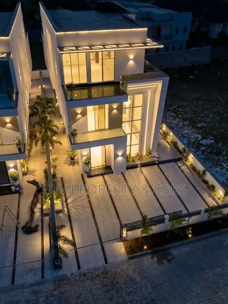 5bdrm Duplex in Osapa london for sale