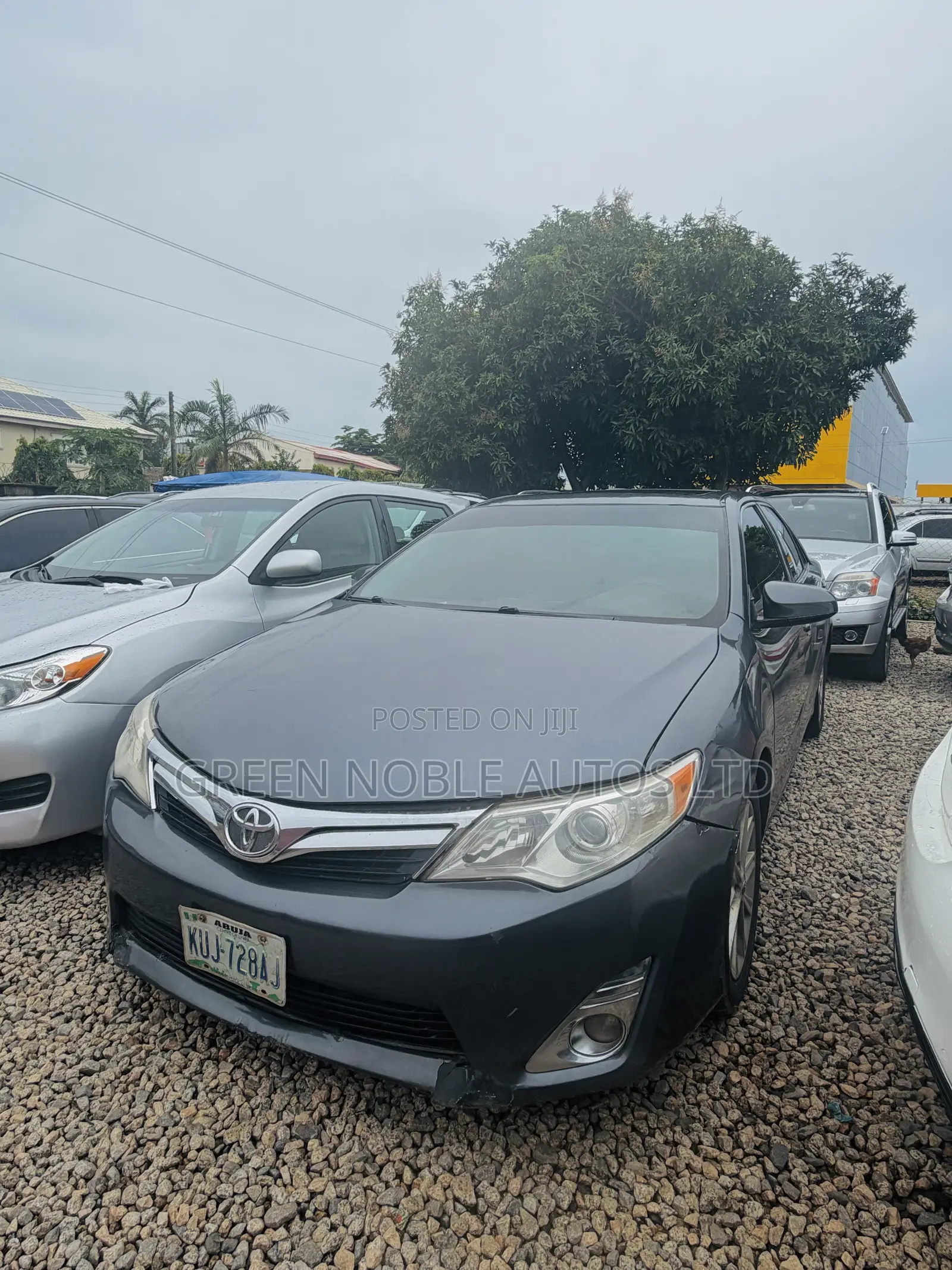 Toyota Camry XLE 4dr Sedan (3.5L 6cyl 6A) 2014 Gray