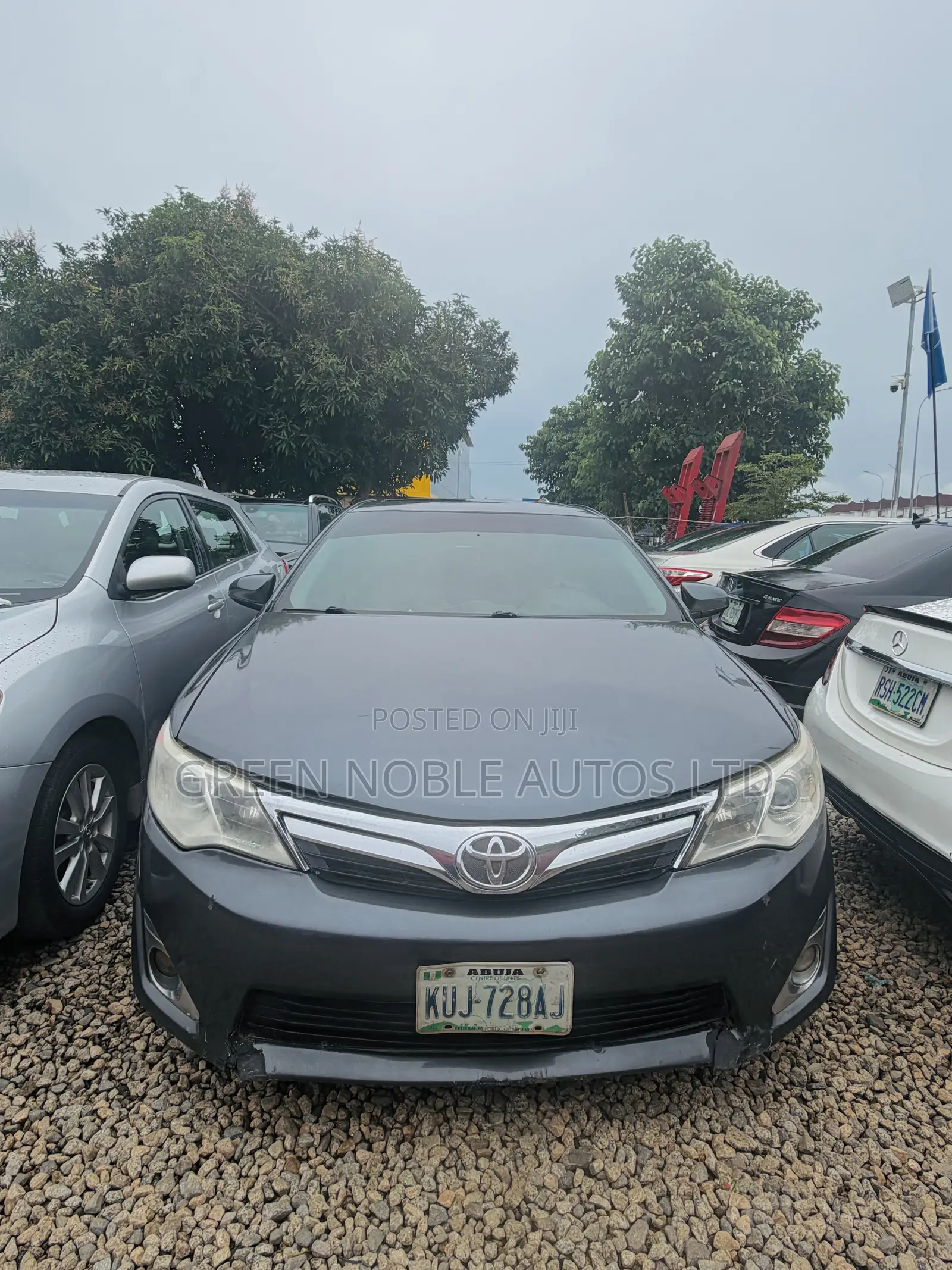 Toyota Camry XLE 4dr Sedan (3.5L 6cyl 6A) 2014 Gray
