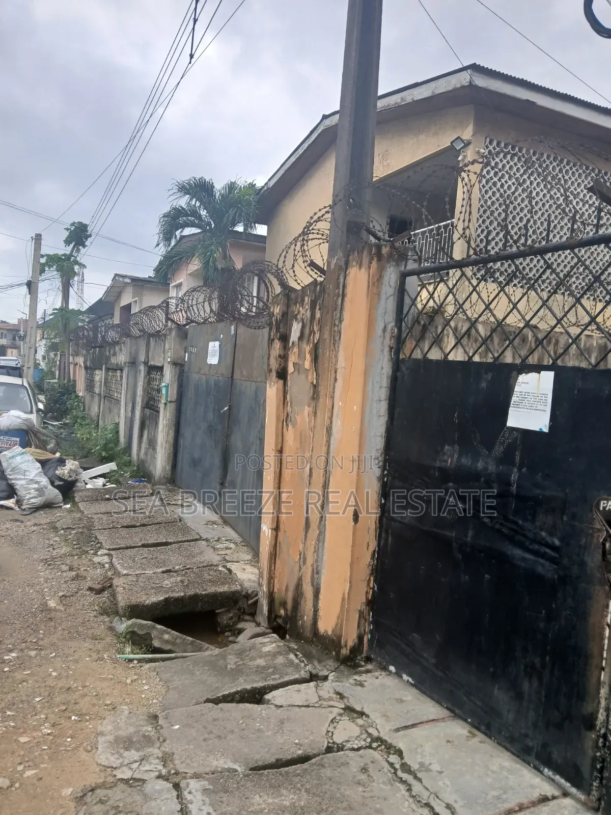 8bdrm Duplex in Raufu Williams, Adelabu for sale