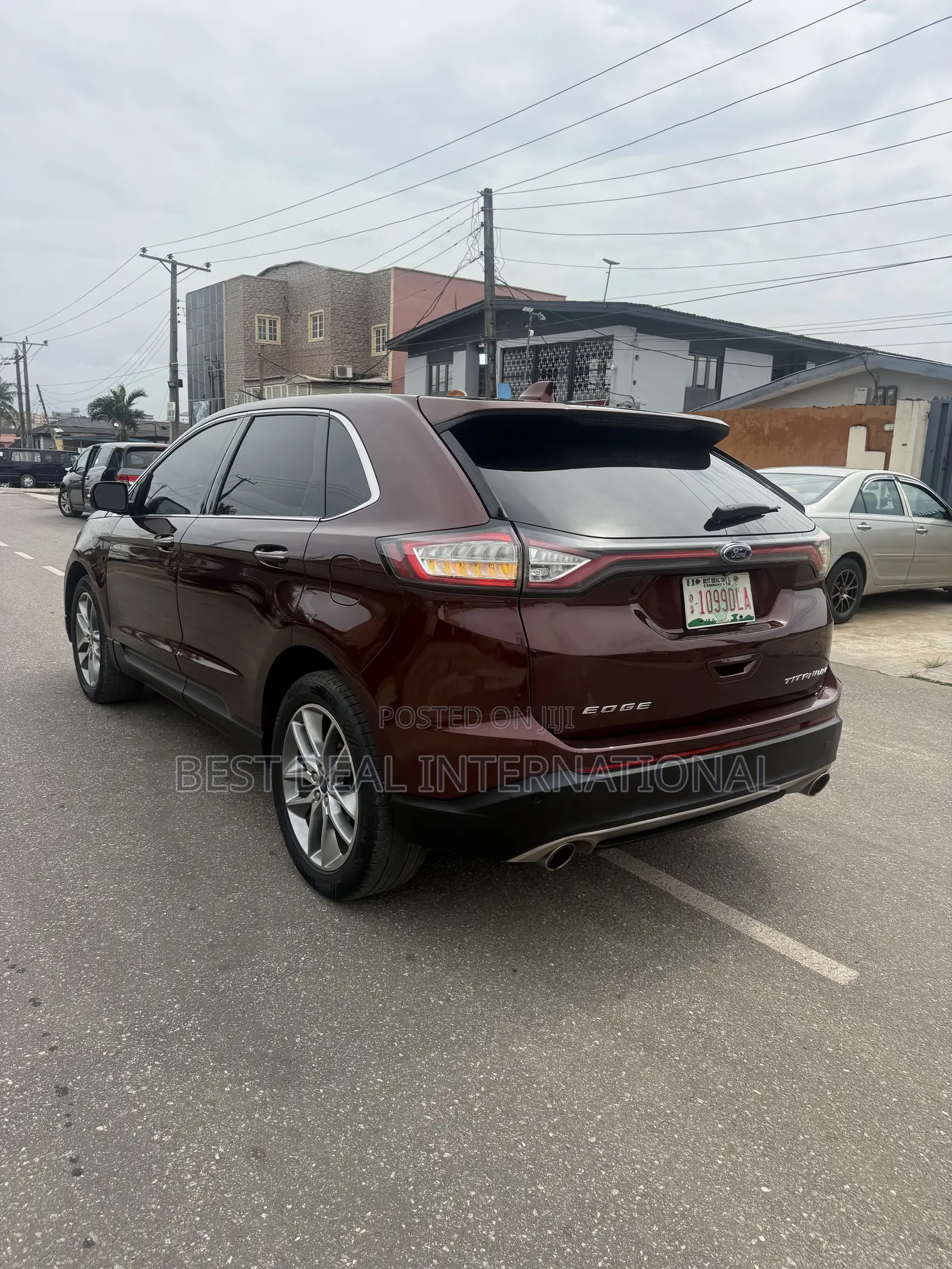 Ford Edge Titanium 4dr AWD 2017 Burgundy