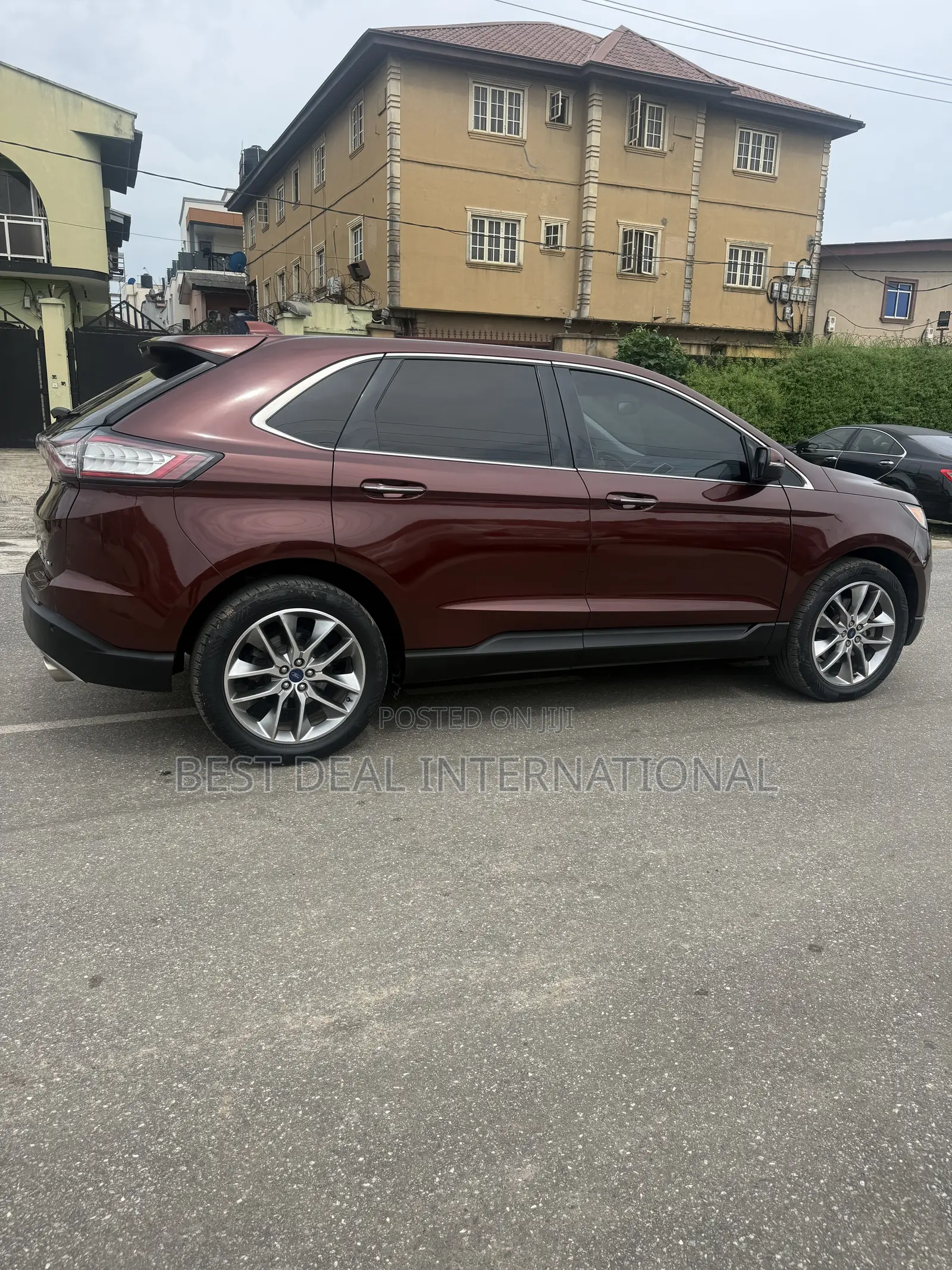 Ford Edge Titanium 4dr AWD 2017 Burgundy