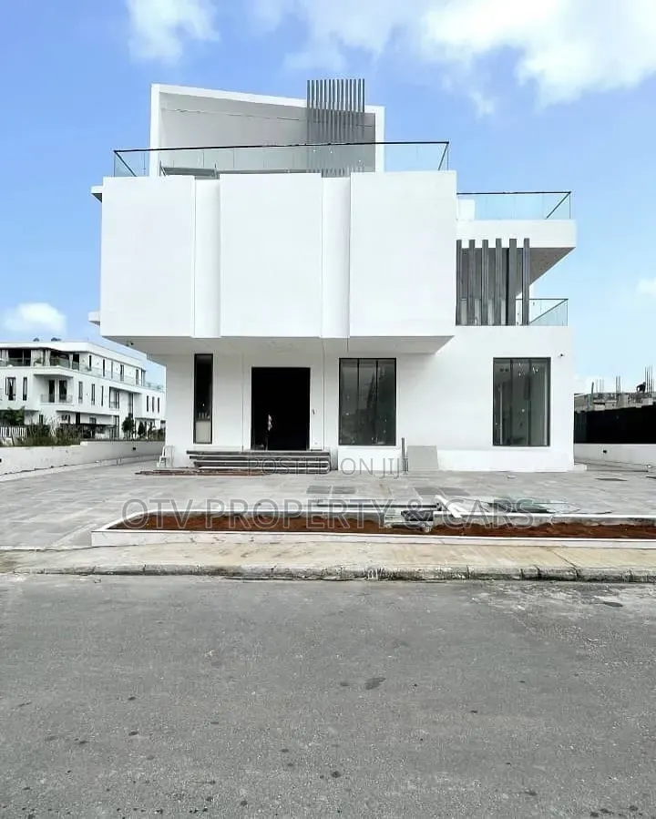 6bdrm Duplex in Ikate for sale