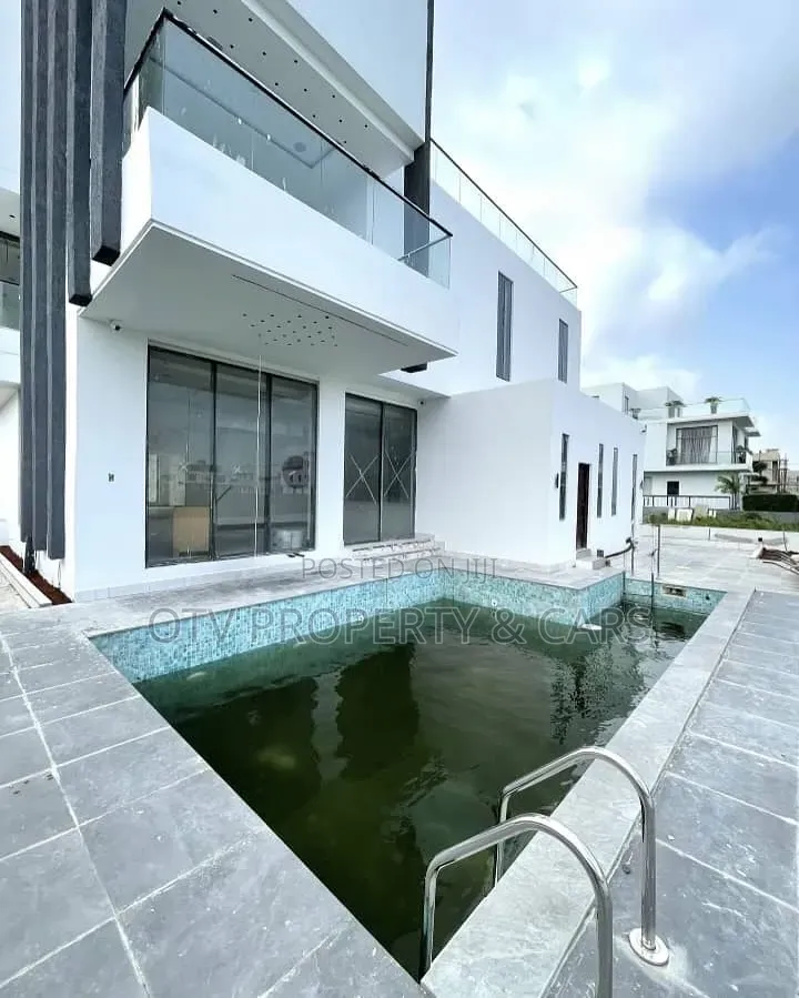 6bdrm Duplex in Ikate for sale