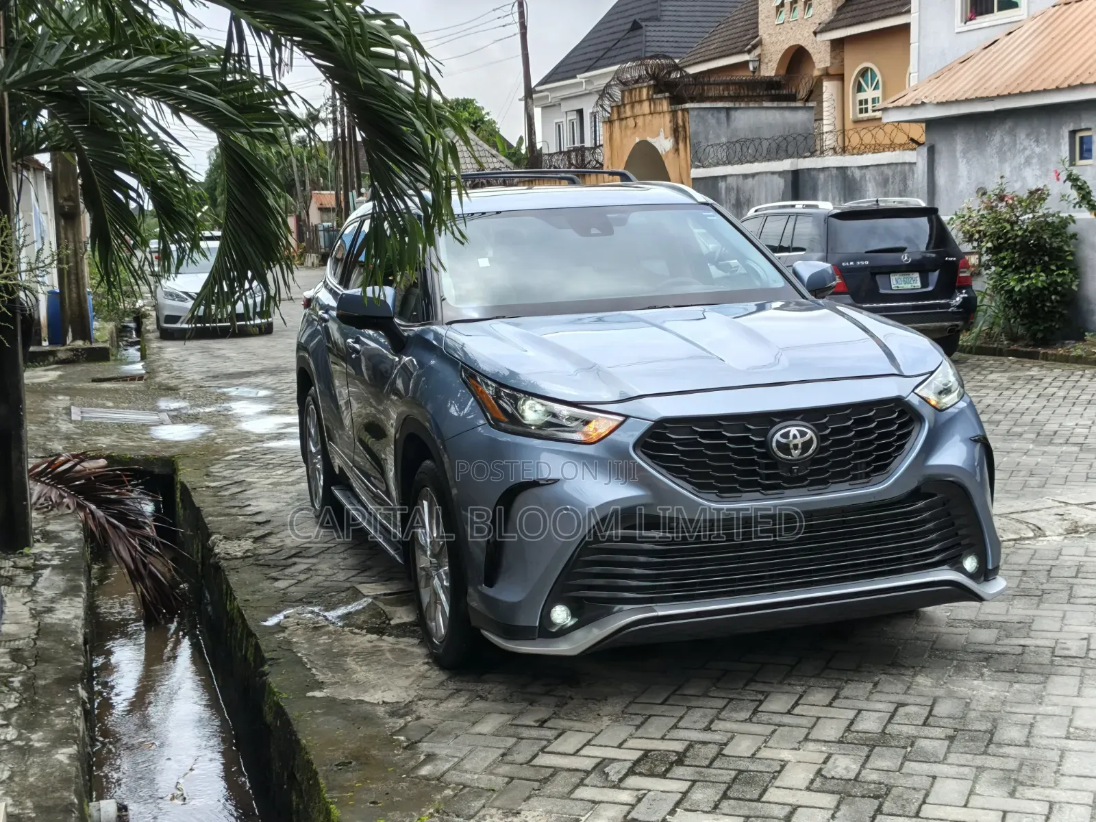 Toyota Highlander Limited AWD 2023 Blue