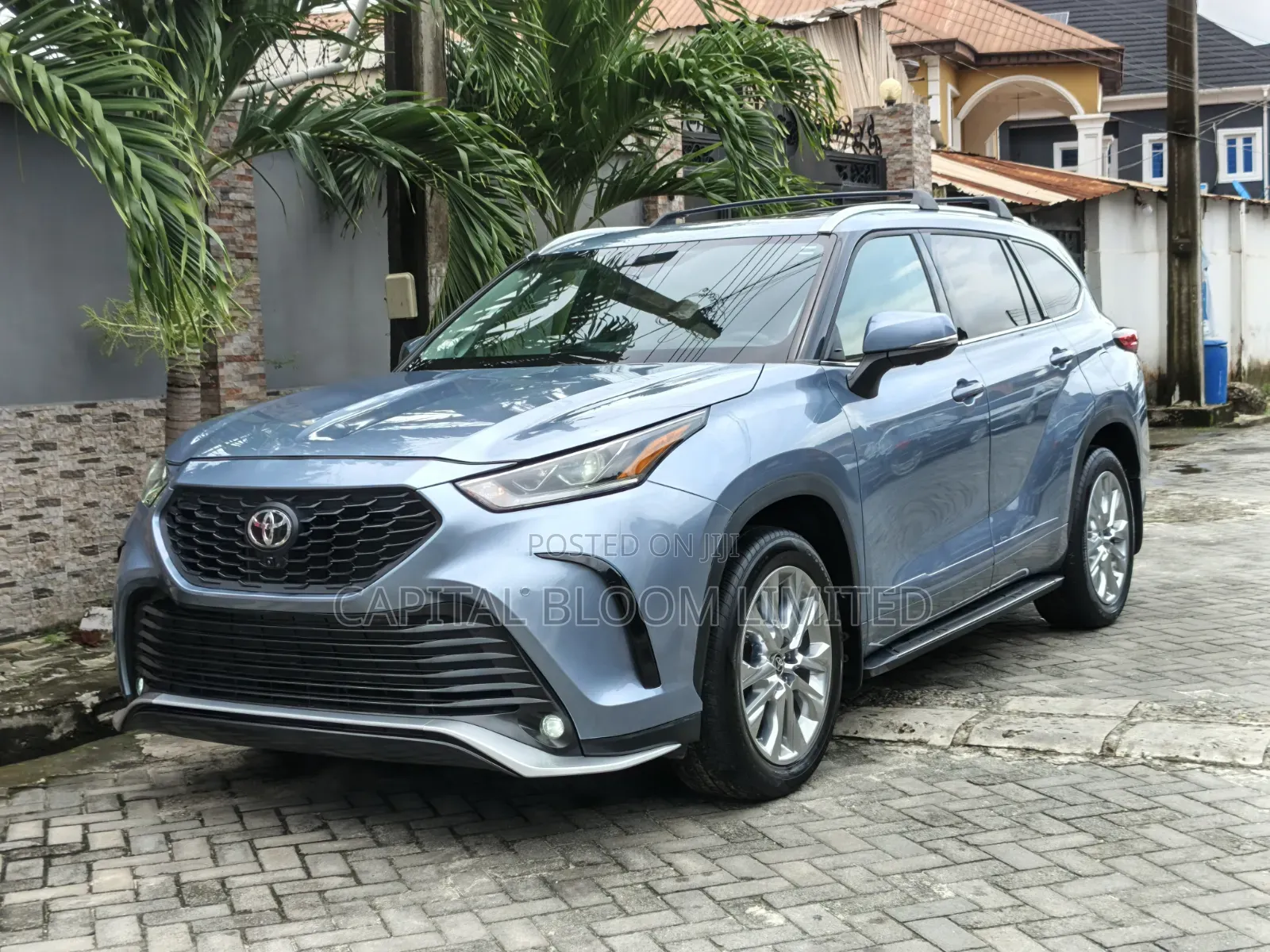 Toyota Highlander Limited AWD 2023 Blue