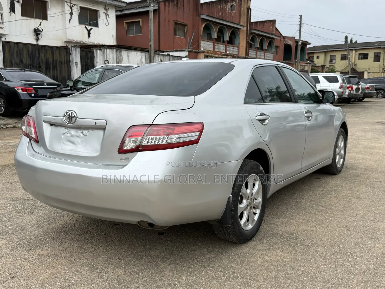 Toyota Camry LE 4dr Sedan (2.5L 4cyl 6AM) 2010 Silver