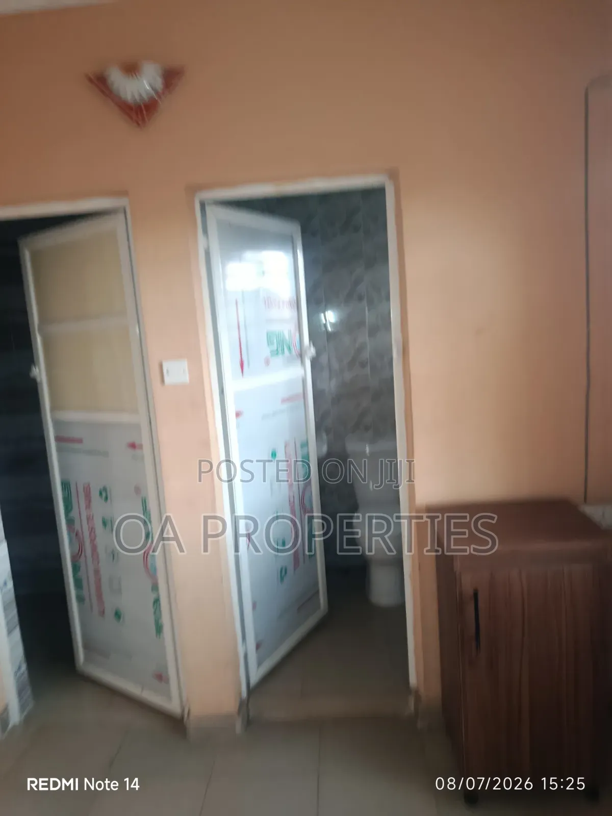 Studio Apartment in Farayola Off for rent