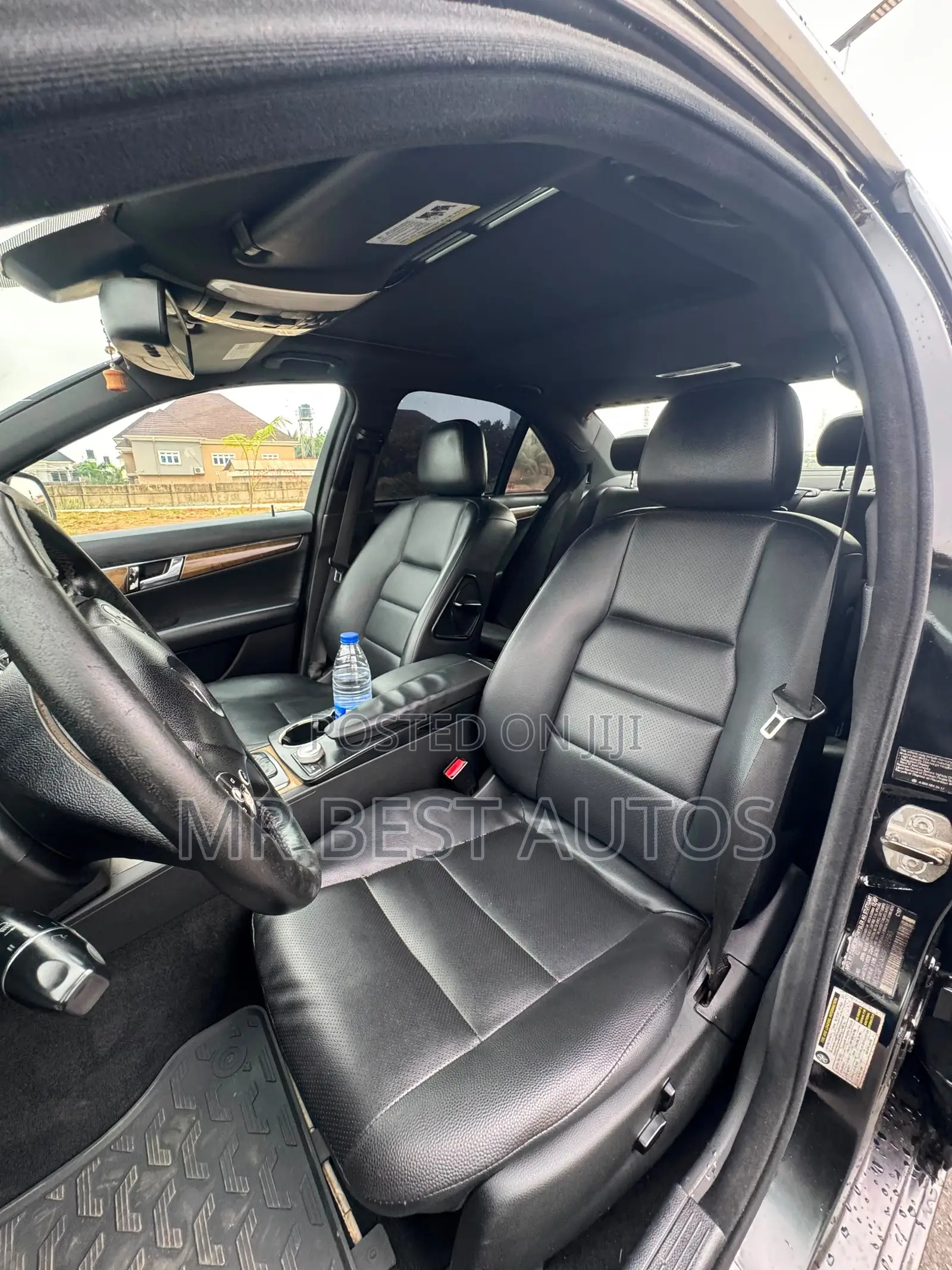 Mercedes-Benz C300 Luxury Sedan AWD (3.0L 6cyl 7A) 2009 Black
