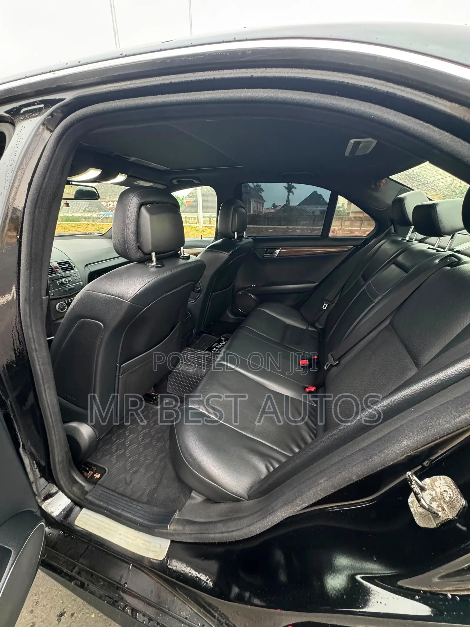 Mercedes-Benz C300 Luxury Sedan AWD (3.0L 6cyl 7A) 2009 Black