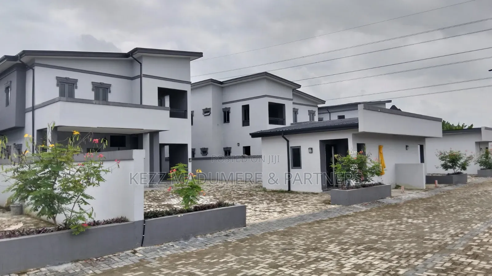 4bdrm Duplex in Near Shell for rent