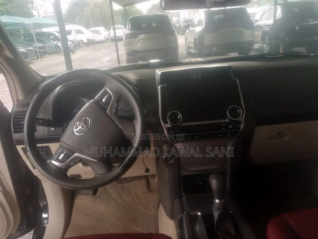Toyota Land Cruiser Prado 2019 Black