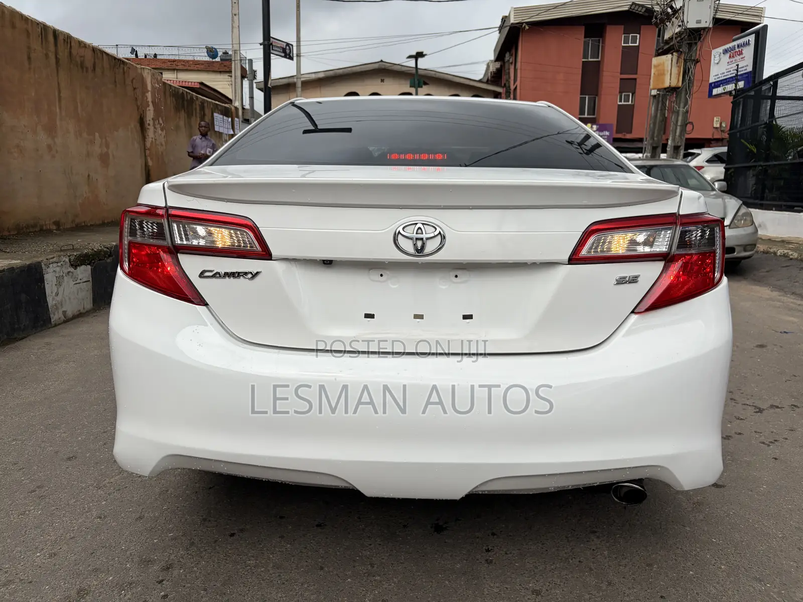Toyota Camry SE 4dr Sedan (2.5L 4cyl 6A) 2013 White