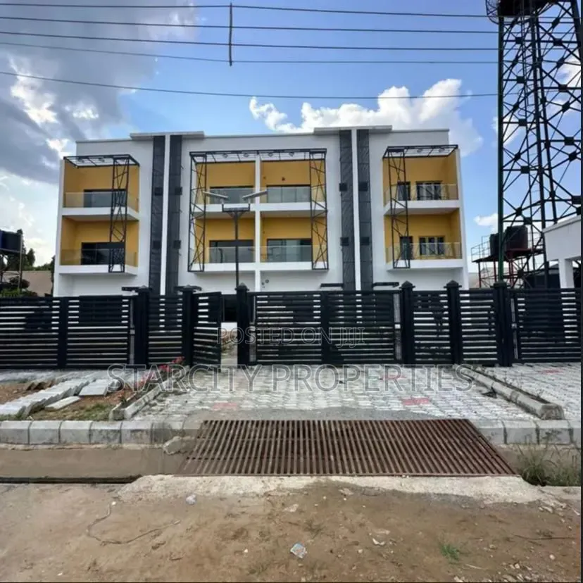 Furnished 4bdrm Duplex in Secured Estate, Life Camp for sale