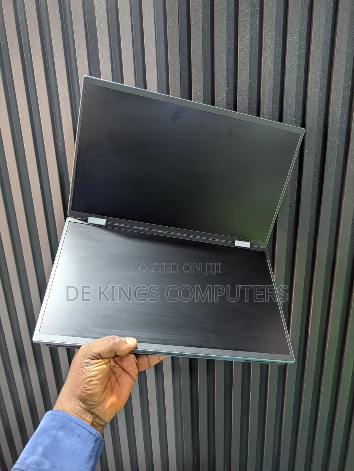 Innoview Dual Portable Monitor 15.6" 1920x1080 Dual Stacked Fodable