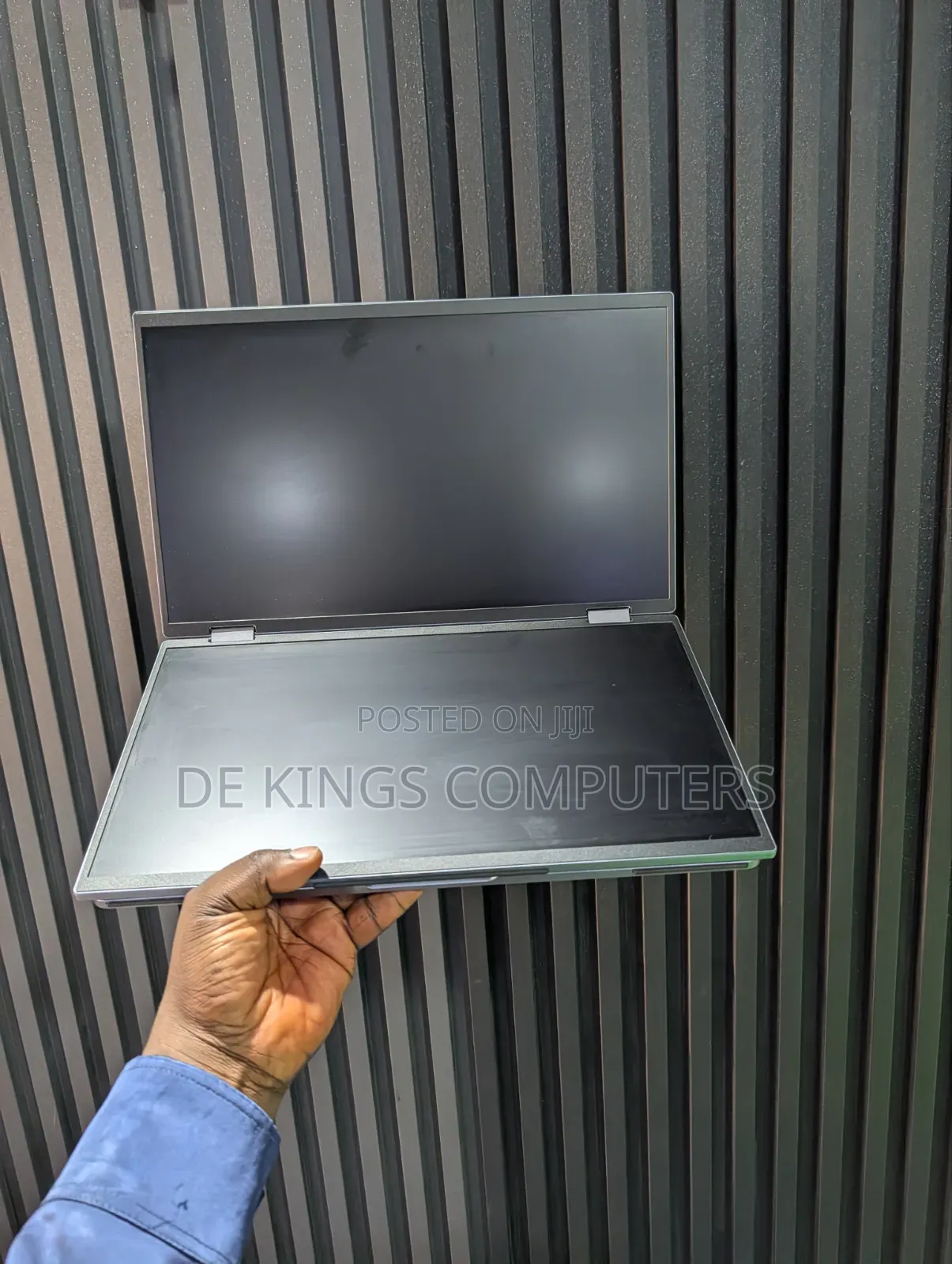 Innoview Dual Portable Monitor 15.6" 1920x1080 Dual Stacked Fodable