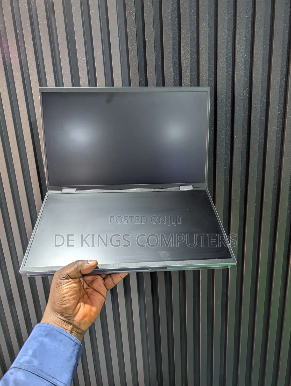 Innoview Dual Portable Monitor 15.6" 1920x1080 Dual Stacked Fodable