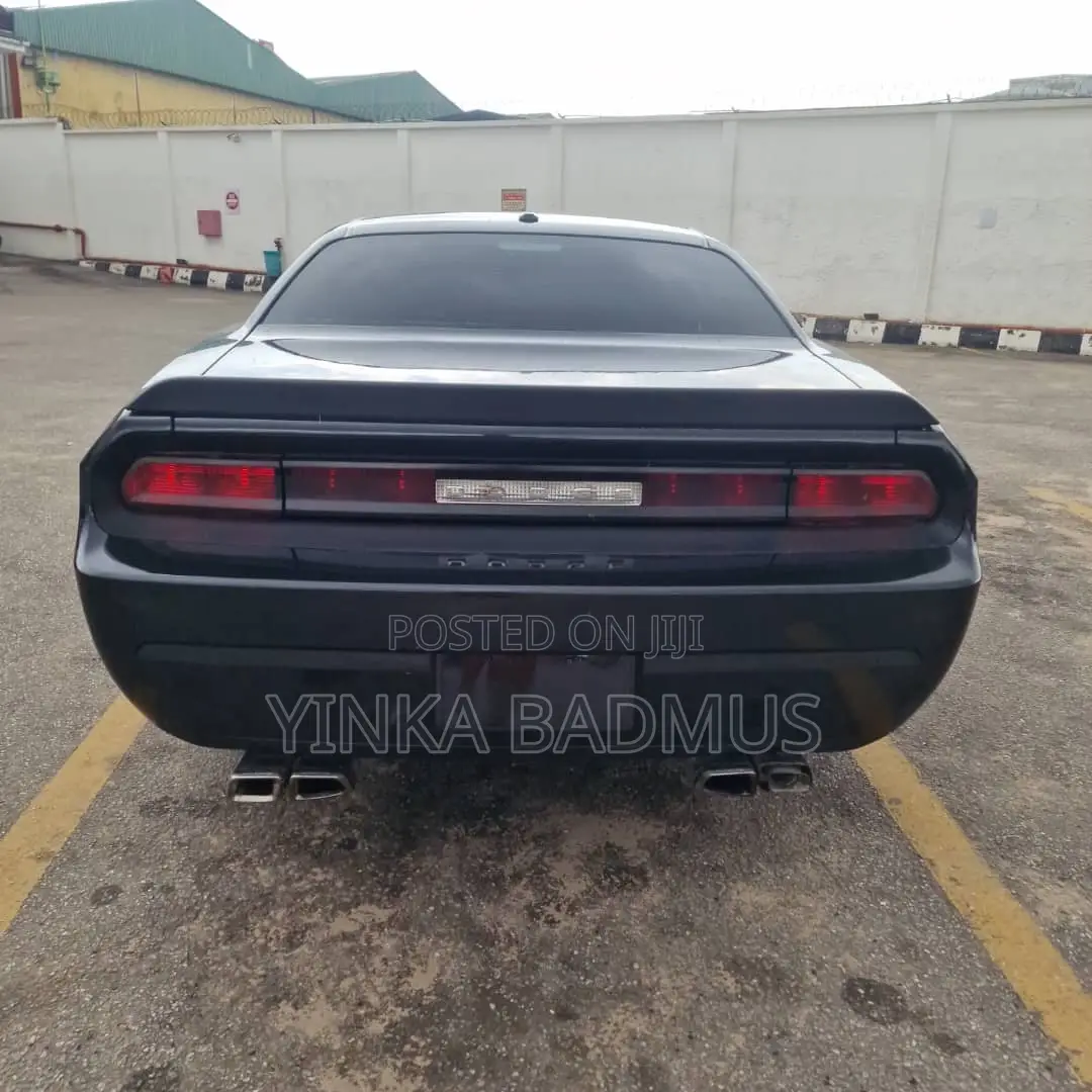 Dodge Challenger 2011 Black