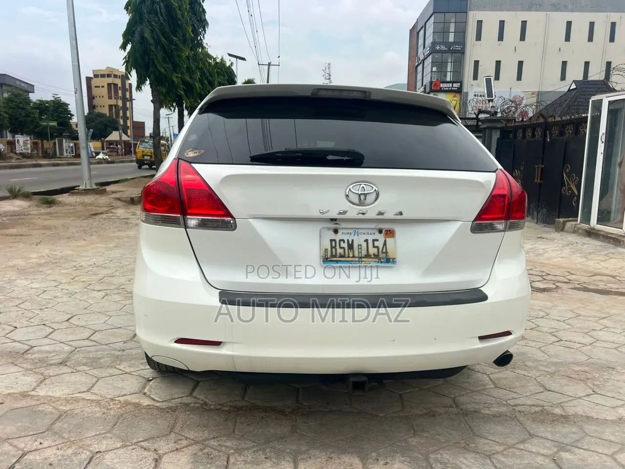 Toyota Venza XLE 2011 White