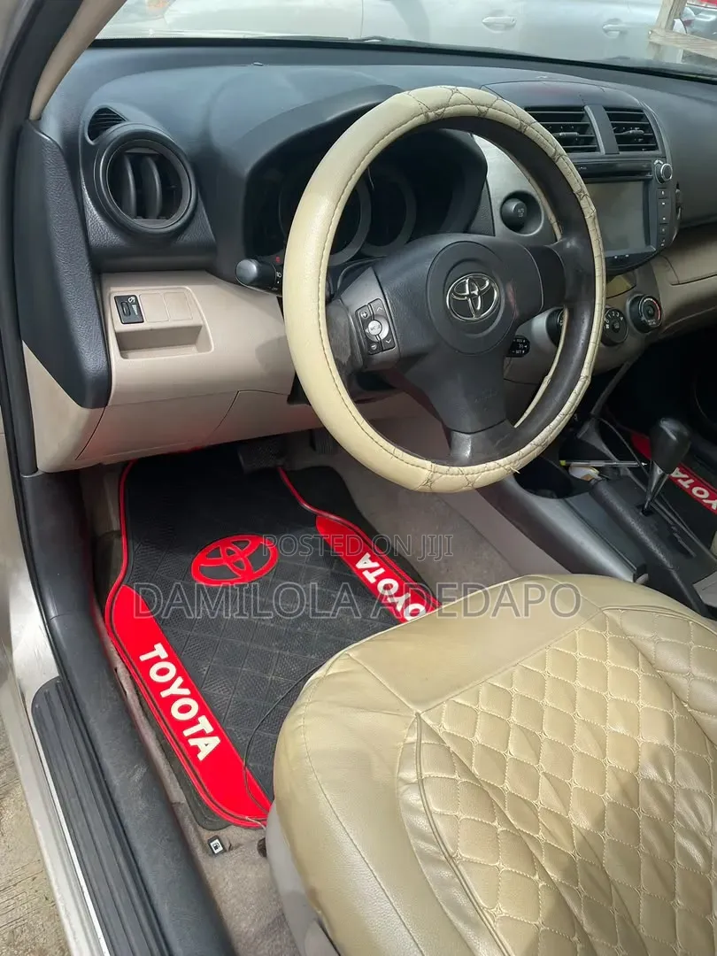 Toyota RAV4 2007 Gold