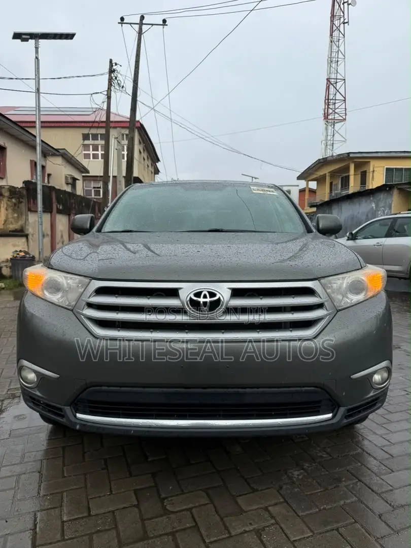 Toyota Highlander Limited 2012 Green