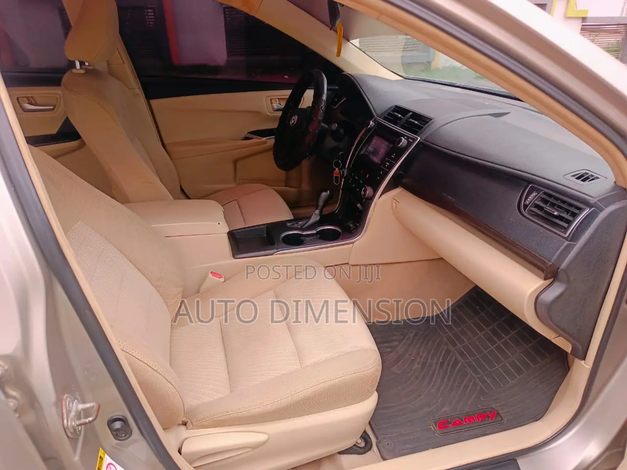 Toyota Camry LE 4dr Sedan (2.5L 4cyl 6A) 2015 Silver