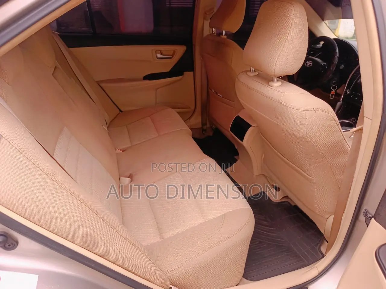 Toyota Camry LE 4dr Sedan (2.5L 4cyl 6A) 2015 Silver