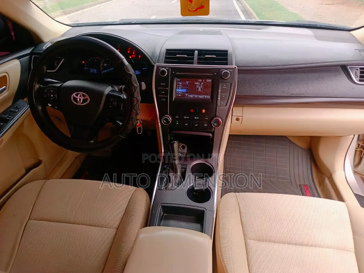 Toyota Camry LE 4dr Sedan (2.5L 4cyl 6A) 2015 Silver
