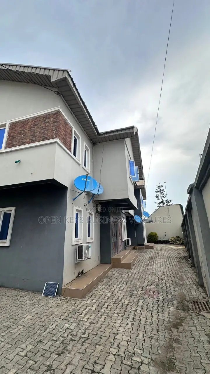 Furnished 2bdrm Block of Flats in Oluode, Oluyole Estate for sale