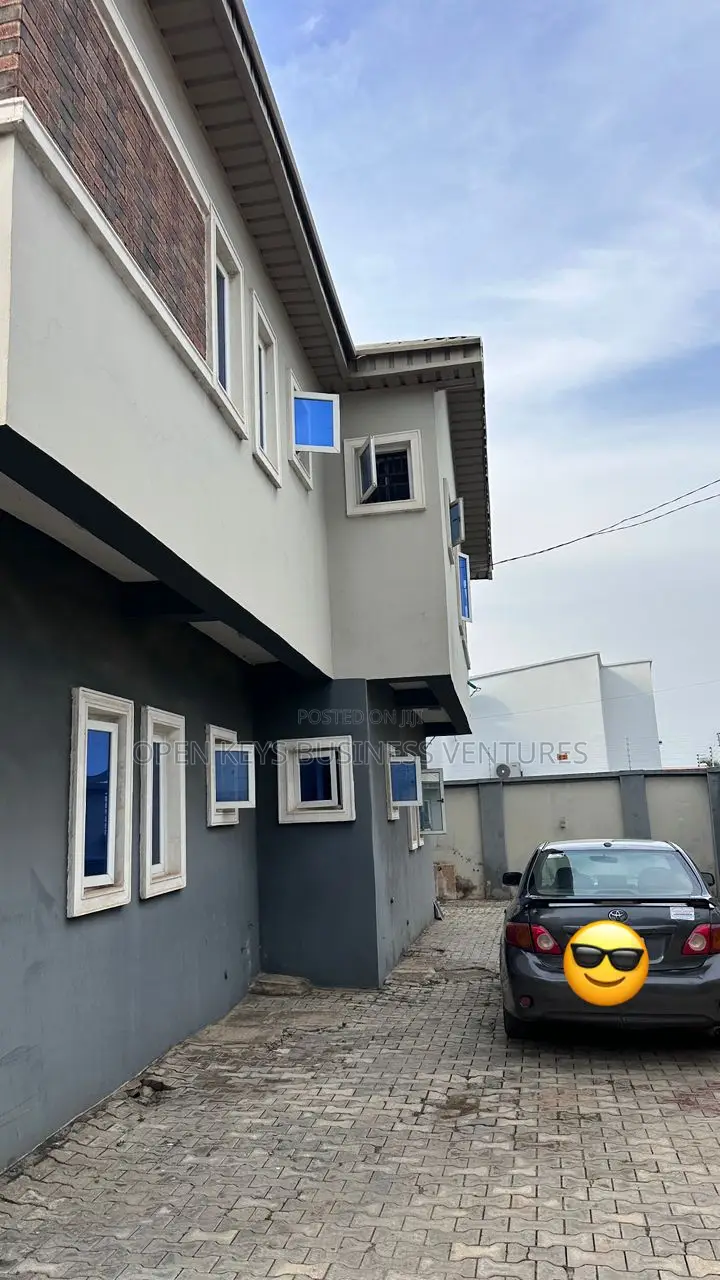 Furnished 2bdrm Block of Flats in Oluode, Oluyole Estate for sale