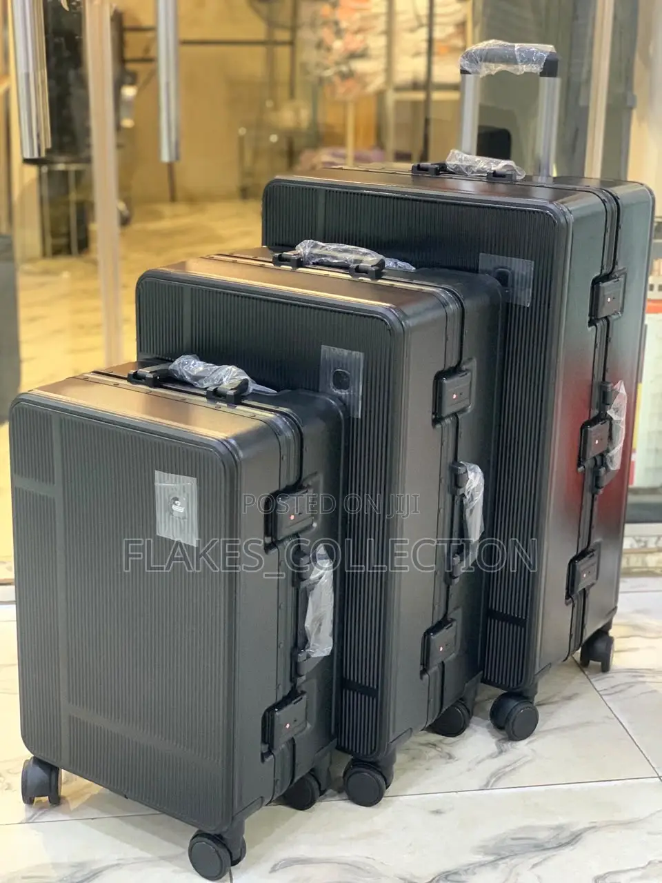 Flakes Luggage Special Collection